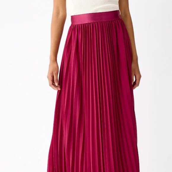 NWT Pleated Magenta Skirt - Picture 2 of 3